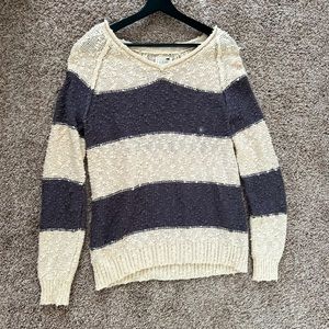 Oversized brand new LA Hearts sweater. Size Medium, off white and grey